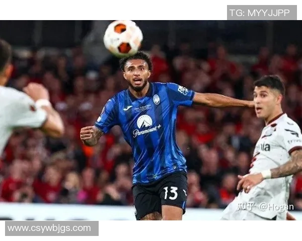 当顶级球星在绿茵场上因激烈碰撞引发冲突全场气氛瞬间紧张升级