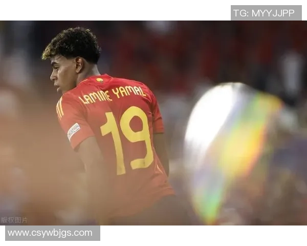 足球明星闪耀全球 球场内外风采尽显 英雄本色引领时代潮流